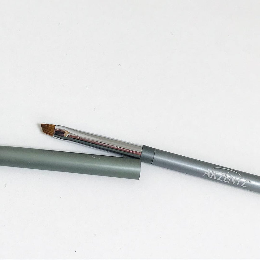 Akzentz #112 Angled Kolinksy Brush